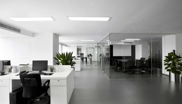 6 beneficios de arrendar una oficina amoblada