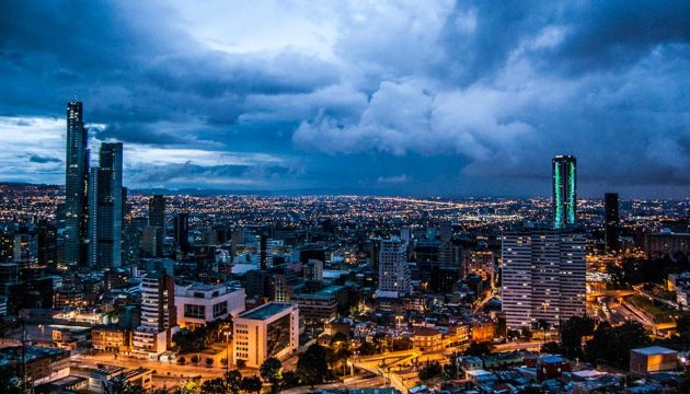 bogota la gran metropolis de oficinas amobladas