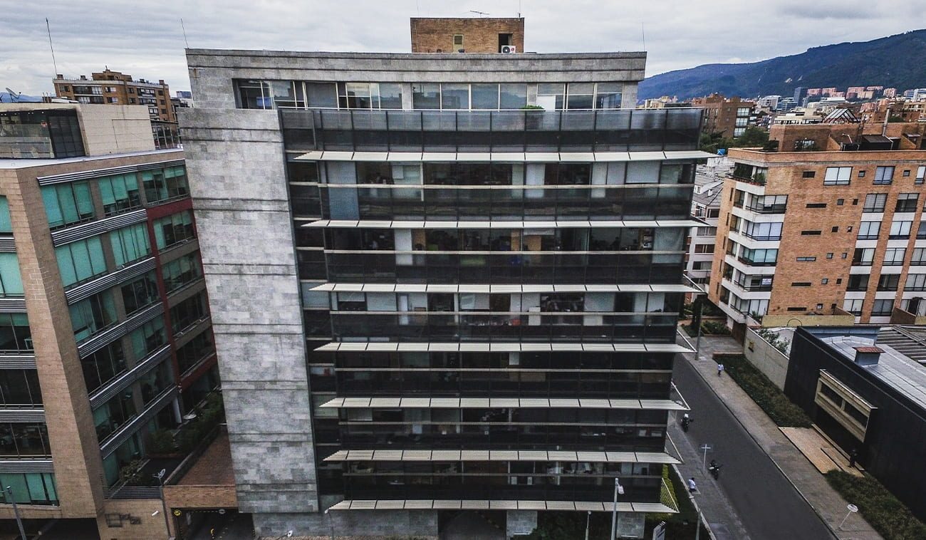 ¿Qué debo tener en cuenta al elegir una zona para establecer mi empresa?