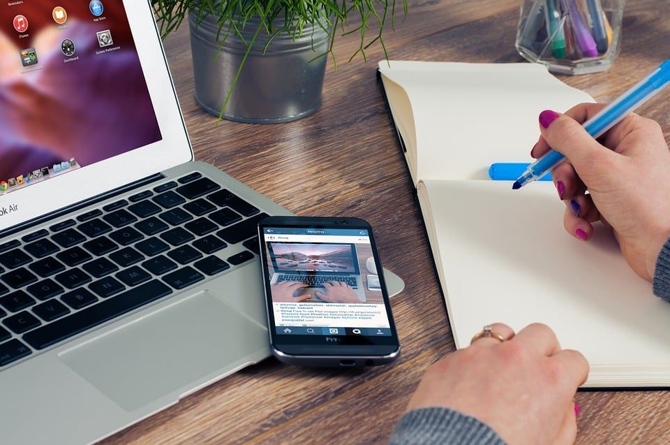 beneficios de crear empresa en una oficina compartida
