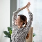 5 ejercicios para hacer pausas activas en tu oficina