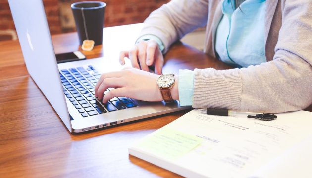 ¿Qué servicios incluyen las oficinas amobladas en Bogotá?